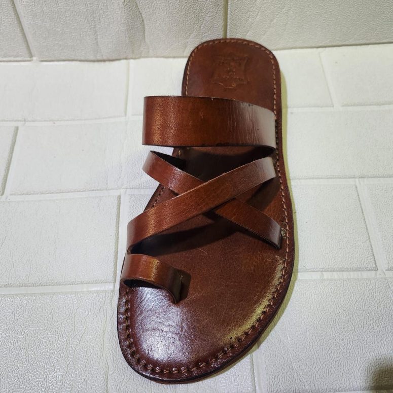 Men’s Handmade Moroccan Leather Sandals – Brown Criss-Cross Strappy Design – Traditional Flat Shoes – Durable & Comfortable Summer Sandals
